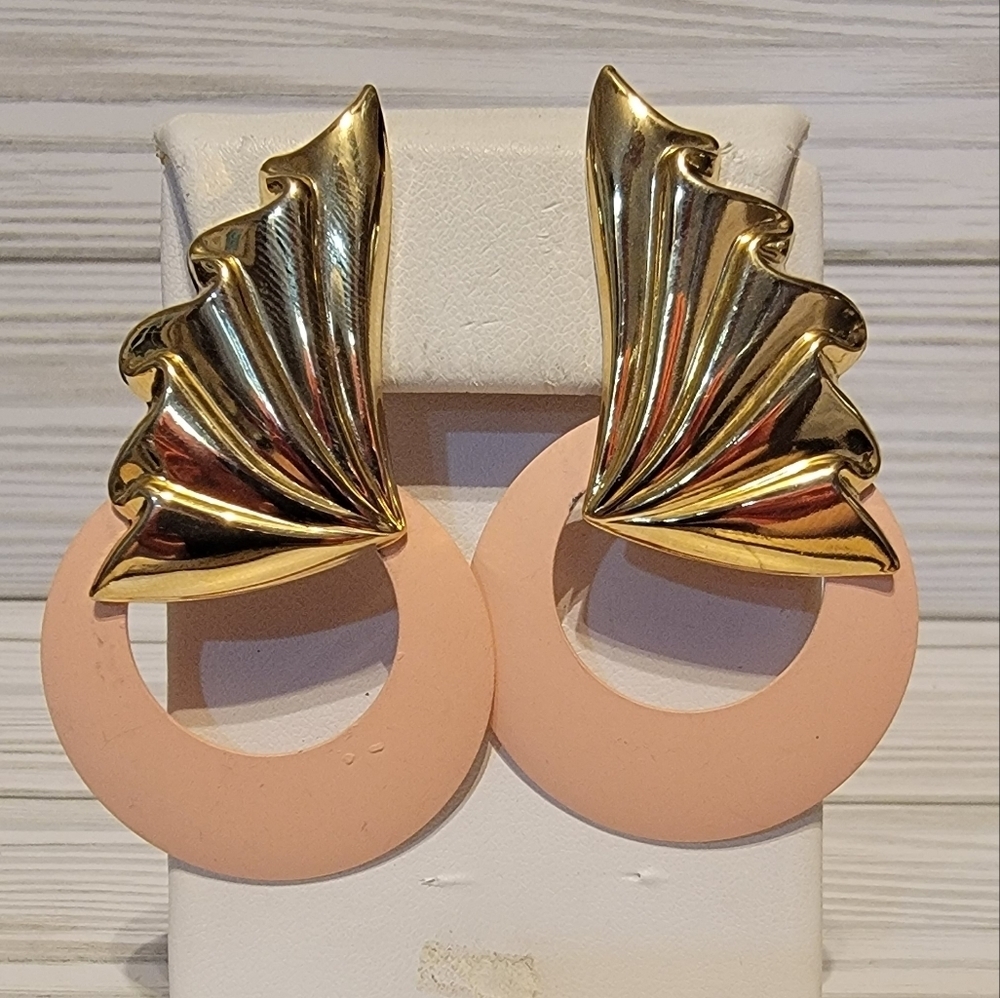 Vintage Oversized Gold Tone Fan Blush Pink Hoop Statement Clip On Earrings
